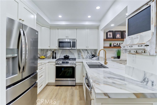 40 Lobelia, Rancho Santa Margarita CA: https://media.crmls.org/medias/26e131bd-1729-4d58-be0e-a4a33e41d56b.jpg