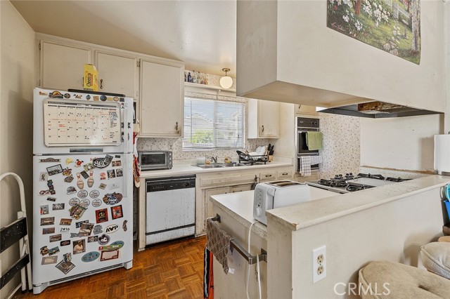 2538 Frost Avenue, Thousand Oaks CA: https://media.crmls.org/medias/26e44baa-29e3-4fb8-88ec-ae4067187de5.jpg