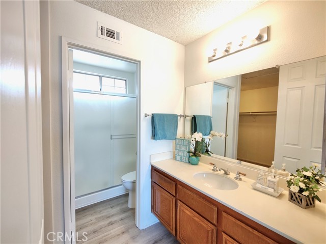 Detail Gallery Image 10 of 19 For 894 California Privado, Ontario,  CA 91762 - 2 Beds | 2/1 Baths