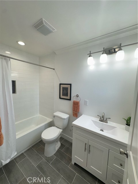 Detail Gallery Image 11 of 13 For 5122 Lorelei Ave, Lakewood,  CA 90712 - 3 Beds | 2 Baths