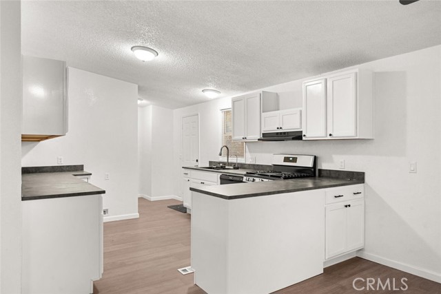 Detail Gallery Image 9 of 31 For 3541 via Medio, Chico,  CA 95973 - 3 Beds | 2 Baths