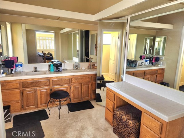 450 Fairway Drive, Palmdale CA: https://media.crmls.org/medias/26e6f9b8-dc26-451c-804b-09c8046304f6.jpg