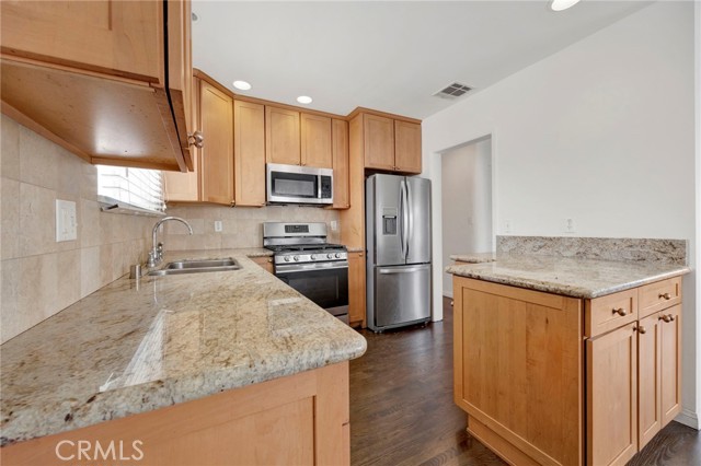 Detail Gallery Image 9 of 27 For 7931 Vantage Ave, North Hollywood,  CA 91605 - 3 Beds | 2 Baths