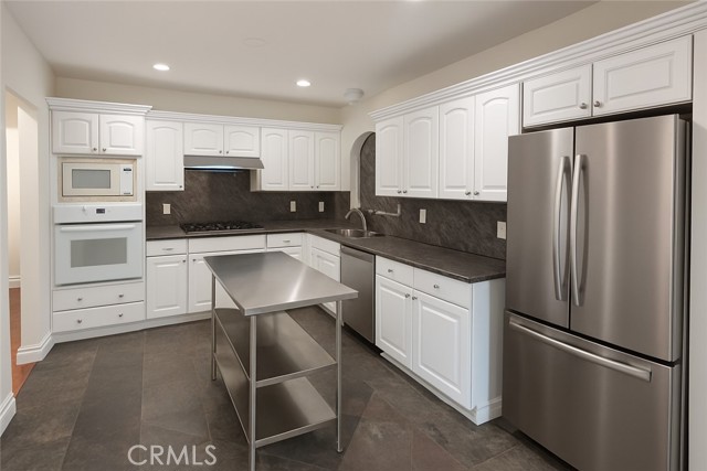 18505 Van Ness Avenue, Torrance CA: https://media.crmls.org/medias/26e82887-7eac-4d42-87b1-baac202ac306.jpg