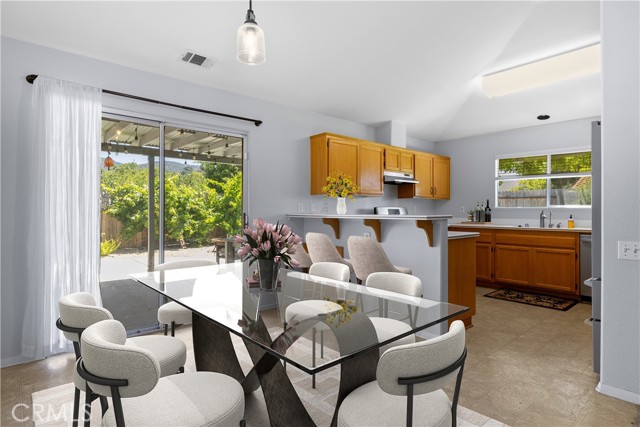 475 Heritage Lane, Los Alamos CA: https://media.crmls.org/medias/26e95856-ed18-499b-a04a-563060b5df65.jpg