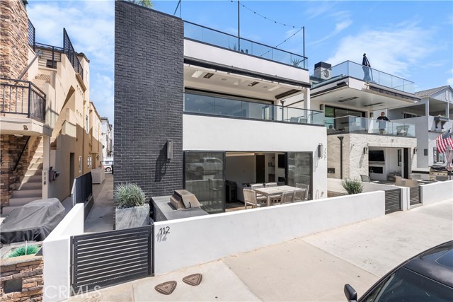 112 30th Street, Newport Beach CA: https://media.crmls.org/medias/26e9eeb8-6fe3-4b9d-af11-7781972f9f16.jpg