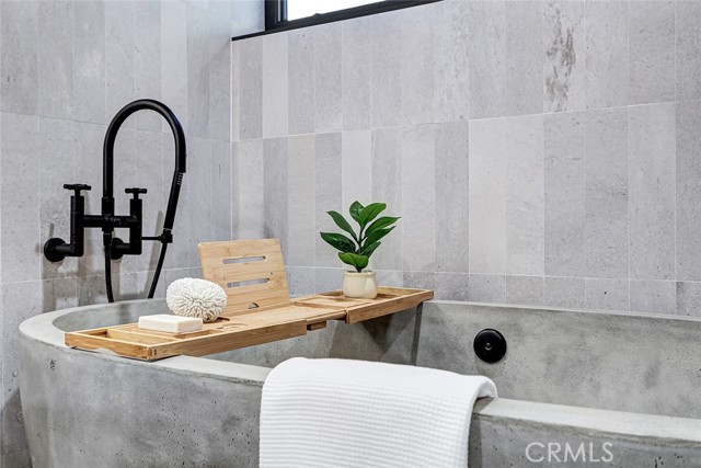 Detail Gallery Image 49 of 55 For 876 Center St, El Segundo,  CA 90245 - 3 Beds | 2/1 Baths