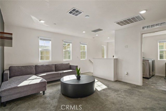 Detail Gallery Image 18 of 31 For 16724 Stags Leap, Fontana,  CA 92336 - 3 Beds | 2/1 Baths