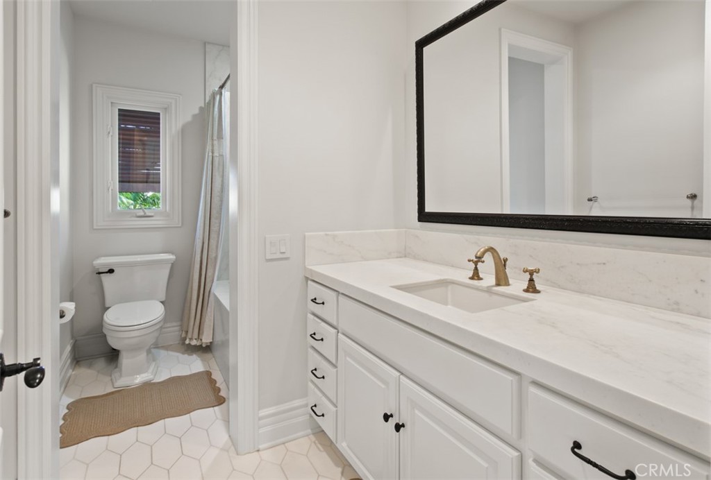 MLS #OC25272697 image #36