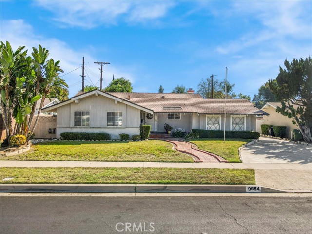 Detail Gallery Image 1 of 47 For 9654 Quakertown Ave, Chatsworth,  CA 91311 - 3 Beds | 2 Baths