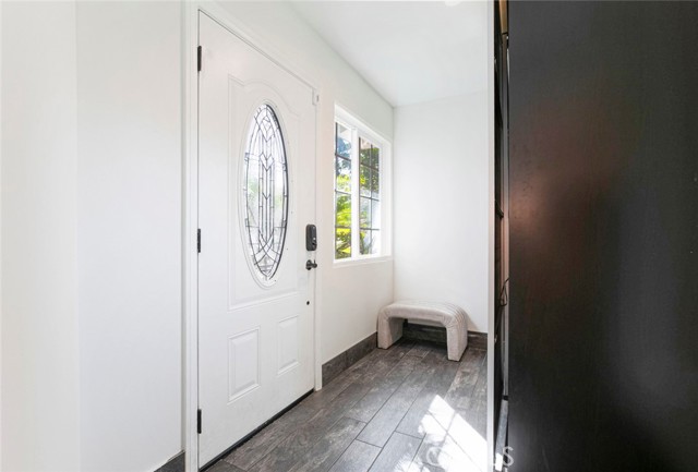 Detail Gallery Image 3 of 23 For 25803 Anderson Ln, Stevenson Ranch,  CA 91381 - 3 Beds | 2 Baths