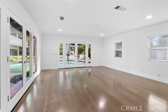 22904 Calvert Street, Woodland Hills CA: https://media.crmls.org/medias/26eadf7c-897d-42b4-917a-81bb98b03350.jpg