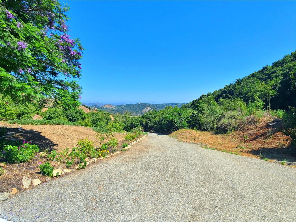 https://media.crmls.org/medias/26eba33e-f67e-41f7-ac25-6359492d951b.jpg?preset=X-Large
