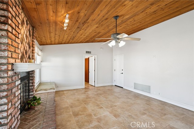 Detail Gallery Image 9 of 35 For 16055 Saint Timothy Rd, Apple Valley,  CA 92307 - 3 Beds | 3 Baths