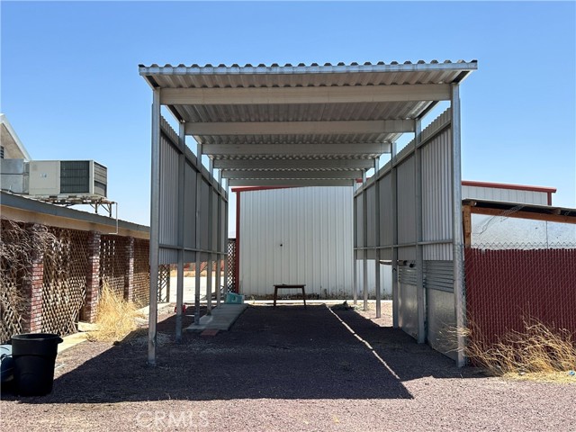 46363 Valley Center Road, Newberry Springs CA: https://media.crmls.org/medias/26edc1e6-d2d0-4a62-9587-cebb40c7f1e0.jpg