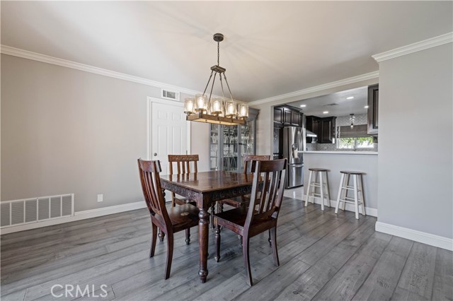 Detail Gallery Image 11 of 47 For 27933 Honeycomb Dr, Saugus,  CA 91350 - 4 Beds | 2/1 Baths