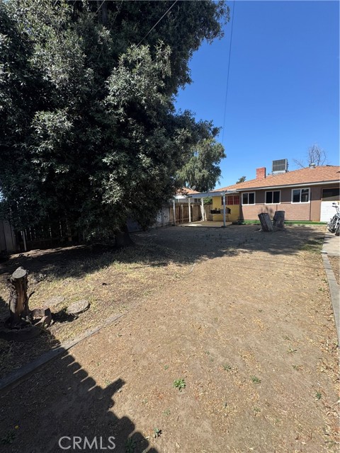 1004 Paloma Street, Bakersfield CA: https://media.crmls.org/medias/26ee8b14-97bb-4e38-97a7-e828cc78efe6.jpg