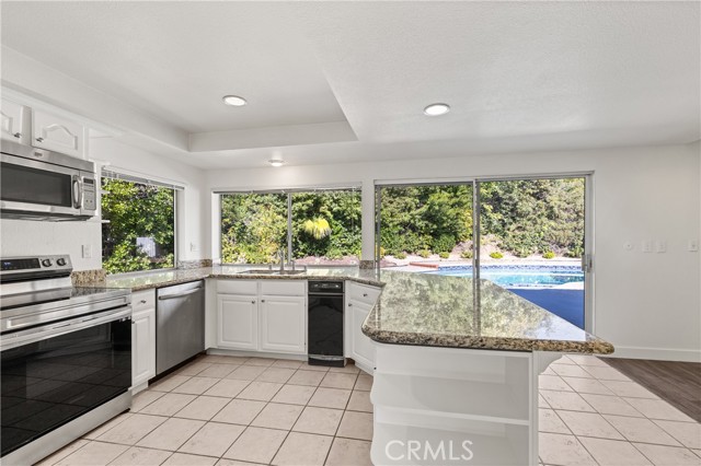 Detail Gallery Image 7 of 26 For 3950 Daguerre, Calabasas,  CA 91302 - 4 Beds | 3 Baths