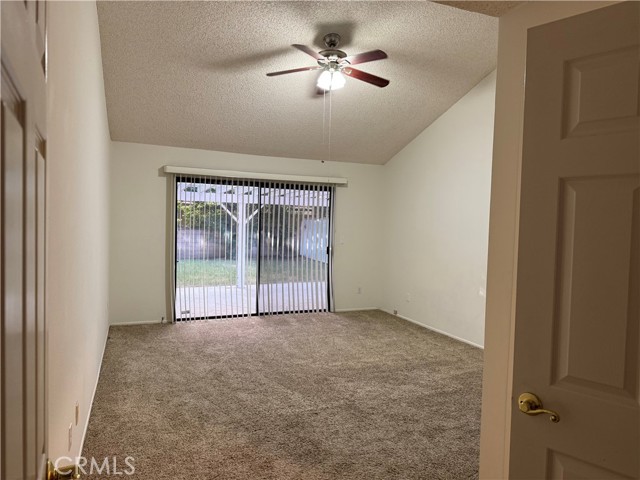 Detail Gallery Image 4 of 29 For 9201 Paso Robles, Northridge,  CA 91325 - 4 Beds | 4 Baths