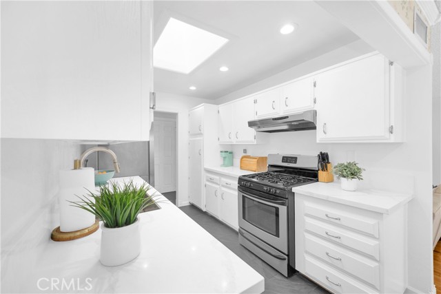 8381 E Hendrie Street, Long Beach CA: https://media.crmls.org/medias/26eedca9-0828-46b7-8d8e-bab5d1b5fec1.jpg