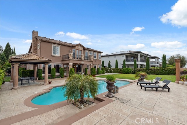 Detail Gallery Image 10 of 61 For 4918 W Bluff, Fresno,  CA 93722 - 5 Beds | 3/1 Baths