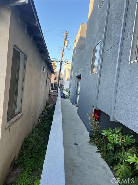 Detail Gallery Image 19 of 24 For 500 11th St, Hermosa Beach,  CA 90254 - 3 Beds | 1 Baths