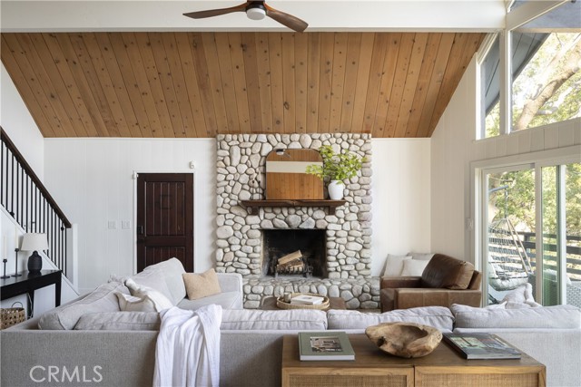 Detail Gallery Image 9 of 35 For 27937 West Shore Rd, Lake Arrowhead,  CA 92352 - 4 Beds | 4 Baths