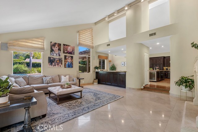 Detail Gallery Image 15 of 60 For 4228 Saddlecrest Ln, Westlake Village,  CA 91361 - 4 Beds | 3/1 Baths