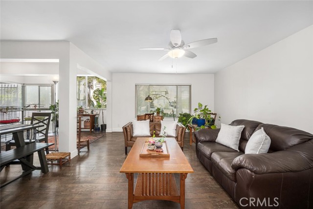 Detail Gallery Image 8 of 23 For 1604 E 2nd 1a,  Long Beach,  CA 90802 - 2 Beds | 2 Baths