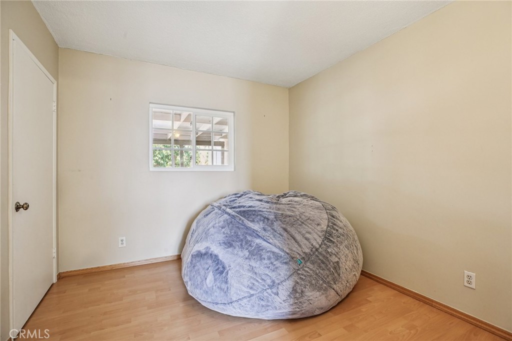 https://media.crmls.org/medias/26f28253-3d8f-4556-acee-06f2296d66d4.jpg?preset=X-Large