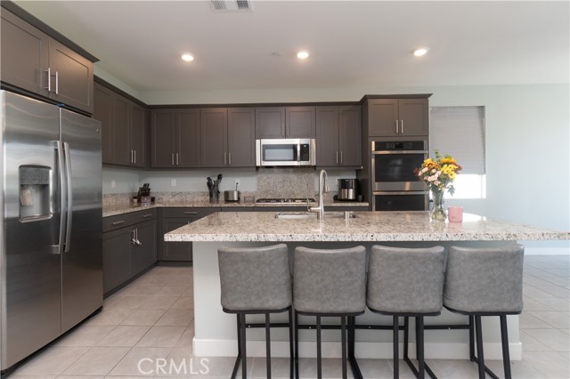 561 Yukon Rd, Rialto, CA 92377 photo 9