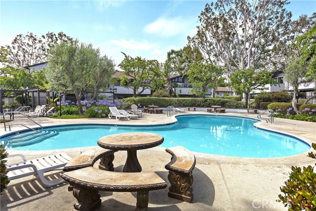 Detail Gallery Image 17 of 19 For 1635 W 242nd Pl #L,  Harbor City,  CA 90710 - 2 Beds | 2 Baths