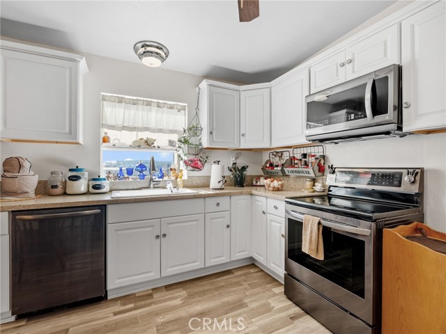 Detail Gallery Image 13 of 30 For 22977 El Centro, Apple Valley,  CA 92307 - 3 Beds | 1 Baths