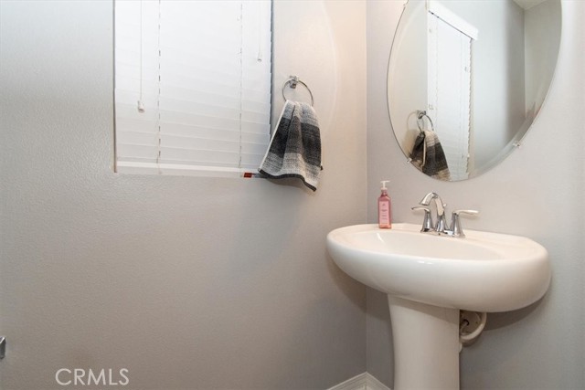 Detail Gallery Image 11 of 27 For 3827 Grant St #11,  Corona,  CA 92879 - 3 Beds | 2/1 Baths