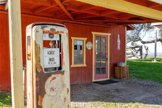 Detail Gallery Image 55 of 62 For 7975 Nacimiento Lake Dr, Paso Robles,  CA 93446 - 6 Beds | 3/1 Baths