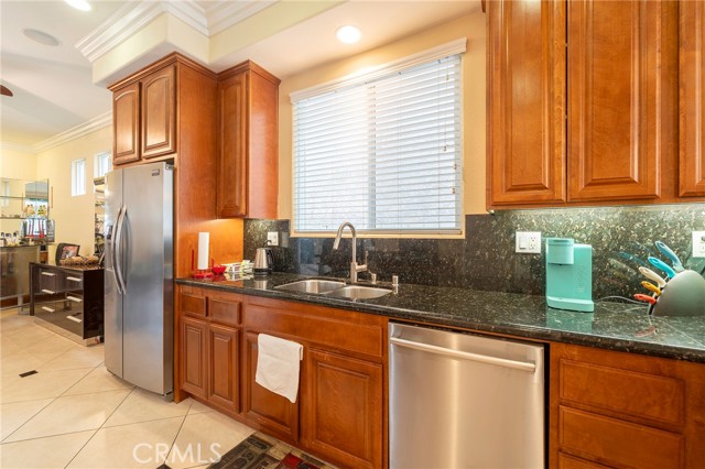 Detail Gallery Image 32 of 49 For 116 11th St, Huntington Beach,  CA 92648 - 3 Beds | 3/1 Baths