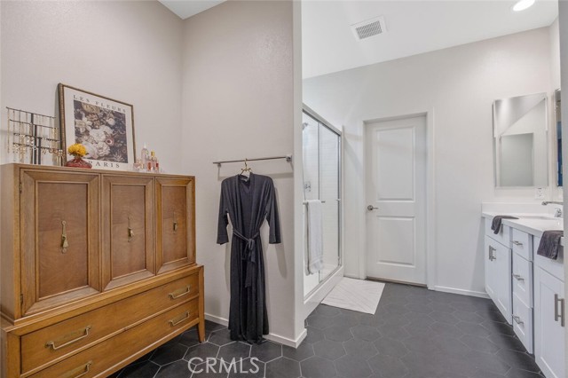 18147 Jupiter Lane, Saugus CA: https://media.crmls.org/medias/26f7c053-5b2c-469b-86e5-712d160a806e.jpg