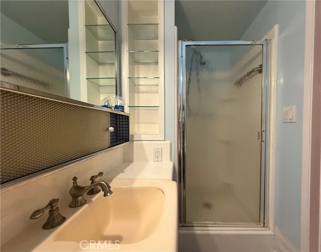 9929 Saticoy Street, Burbank CA: https://media.crmls.org/medias/26f8c3b0-7125-46ca-a719-31c91a92c00d.jpg
