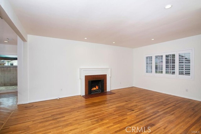 Image 4 of 31 For 3628 Lomina Avenue