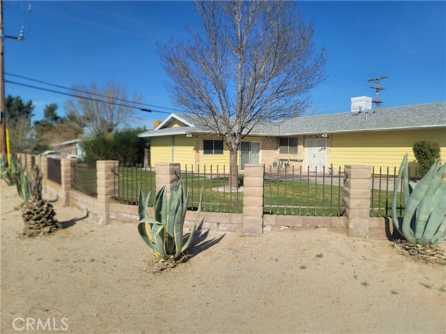 Detail Gallery Image 2 of 43 For 21000 79th, California City,  CA 93505 - 3 Beds | 2 Baths