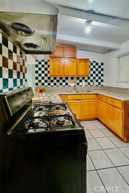 Detail Gallery Image 4 of 11 For 172 N Winton, La Puente,  CA 91744 - 3 Beds | 2 Baths