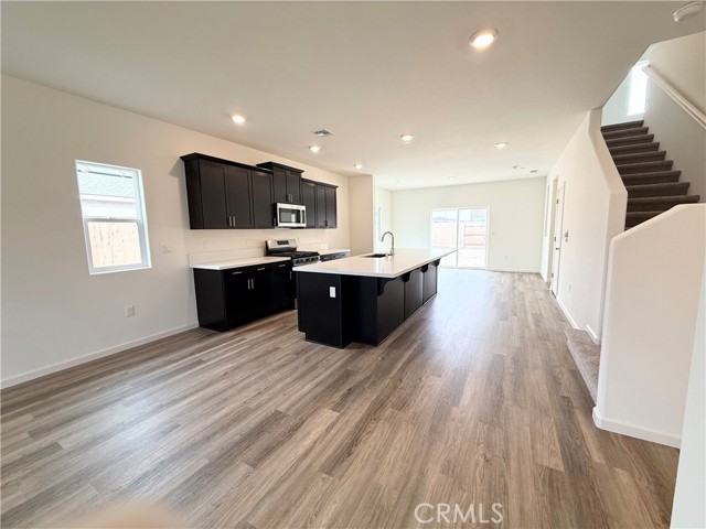 Detail Gallery Image 2 of 33 For 873 S Philip, Fowler,  CA 93625 - 5 Beds | 3/1 Baths