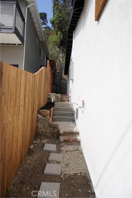 Detail Gallery Image 6 of 55 For 4847 Marmion Way, Los Angeles,  CA 90042 - 3 Beds | 1 Baths