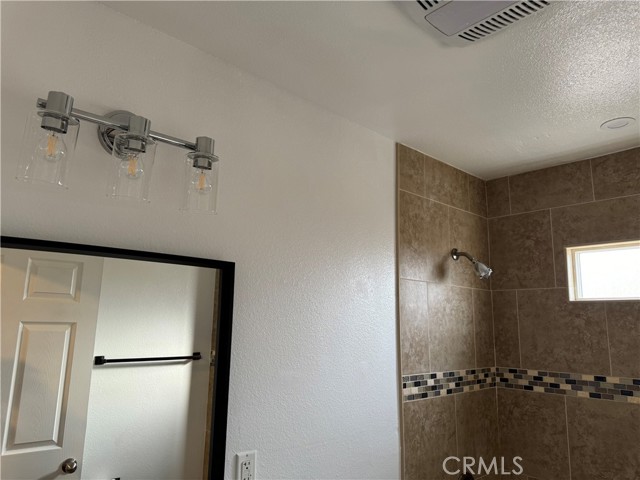 Detail Gallery Image 15 of 22 For 847 W Gage Ave, Los Angeles,  CA 90044 - 3 Beds | 2 Baths