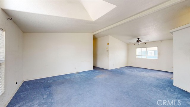 Detail Gallery Image 9 of 37 For 3595 Santa Fe Ave #209,  Long Beach,  CA 90810 - 3 Beds | 2 Baths