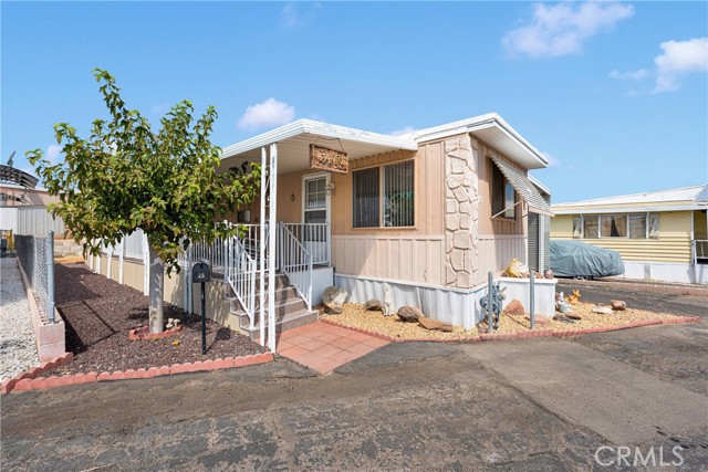 701 Montara Road, Barstow CA: https://media.crmls.org/medias/26fe6df7-e2c4-4f8f-a755-196889075223.jpg