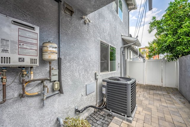 Detail Gallery Image 20 of 21 For 6719 1/2 Vineland, North Hollywood,  CA 91606 - 3 Beds | 2 Baths