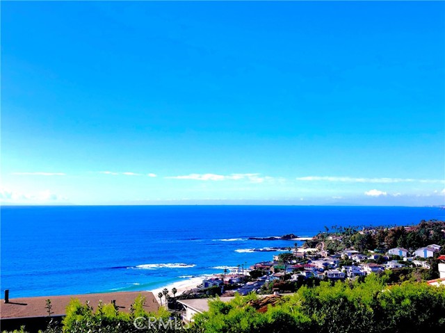 31152 Holly Drive, Laguna Beach CA: https://media.crmls.org/medias/26ff2c78-0a44-4bd5-9e7b-1887fa240832.jpg
