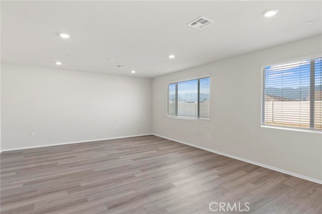 19409 Brush Creek Way, Lake Elsinore CA: https://media.crmls.org/medias/26ff3bf0-0c9b-42b8-b747-711c45ebcbf2.jpg