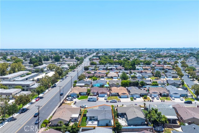 8381 E Blithedale Street, Long Beach CA: https://media.crmls.org/medias/26ff7703-7a34-4139-b115-4f0c0850fc5d.jpg